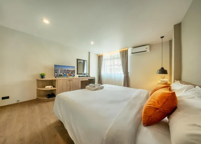 Ralph Poshtel Sukhumvit