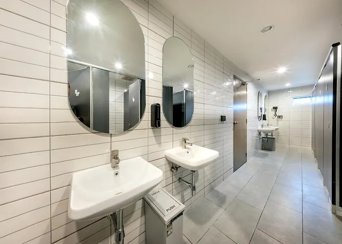 Hotel Ralph Poshtel Sukhumvit 3*